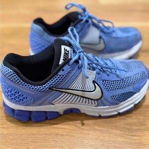 Nike Zoom Vomero 5 Sz 7